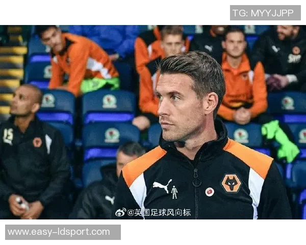 前米堡主帅罗伯爱德华兹正式回归狼队担任主教练合同为期三年半 前米堡主帅罗伯爱德华兹正式回归狼队担任主教练合同为期三年半